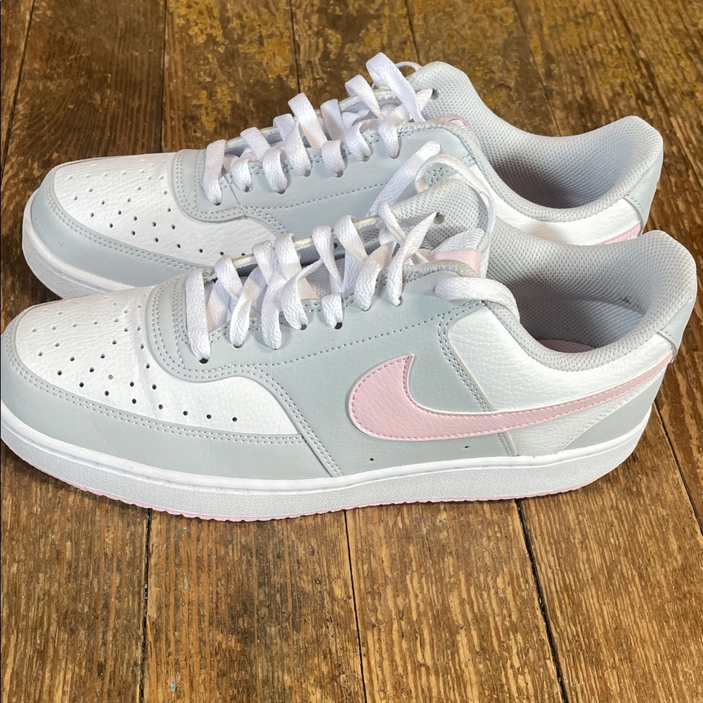 Nike Low-Top (size 11) Sneakers in White, Light Gray & Pale Pink